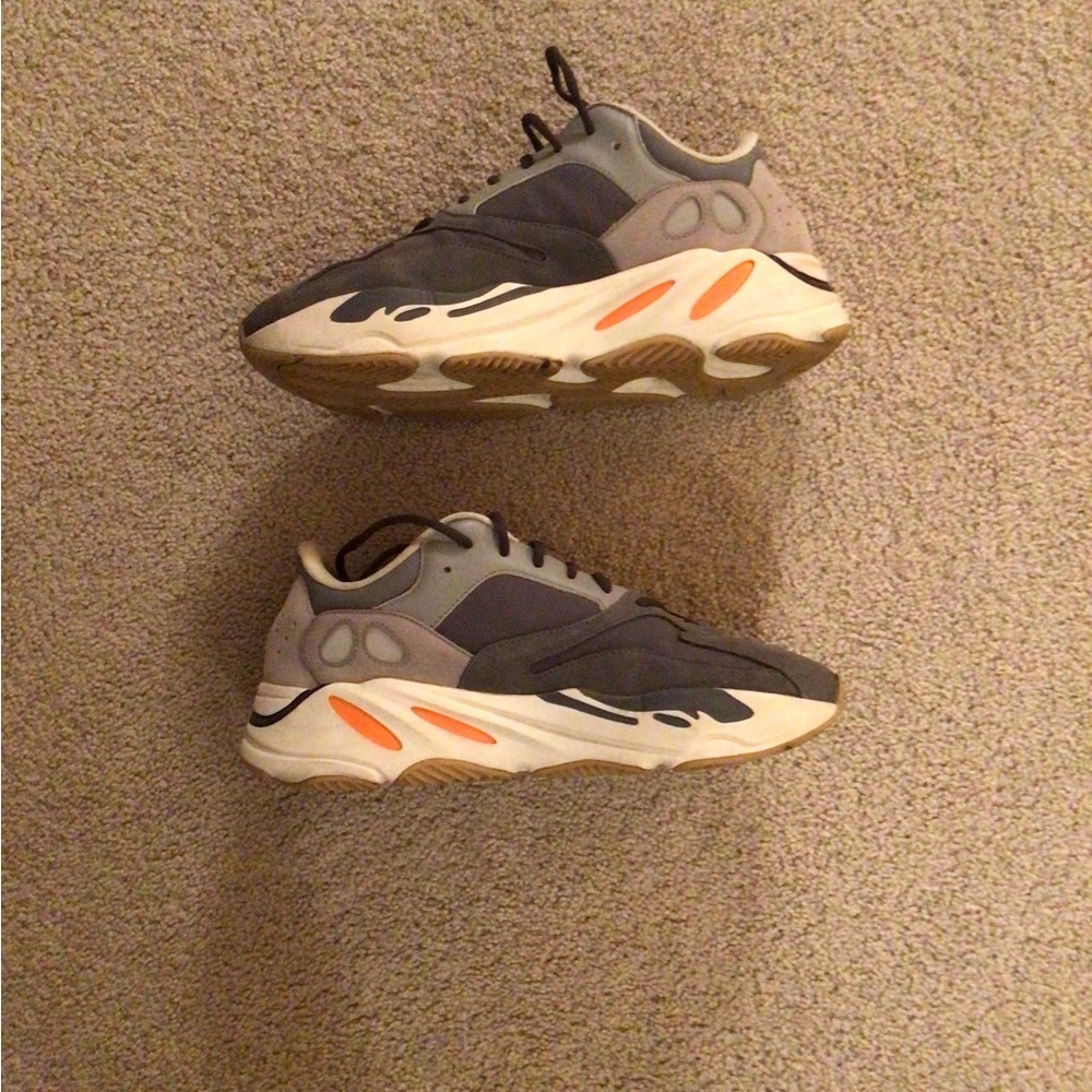 Adidas Yeezy 700 Magnet Size 12.5